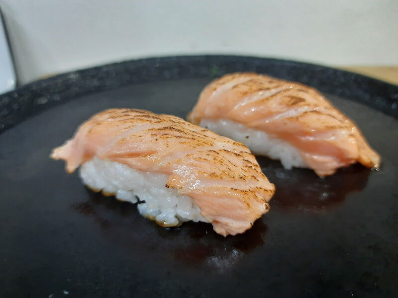 303. Salmão Tostado (2pcs)