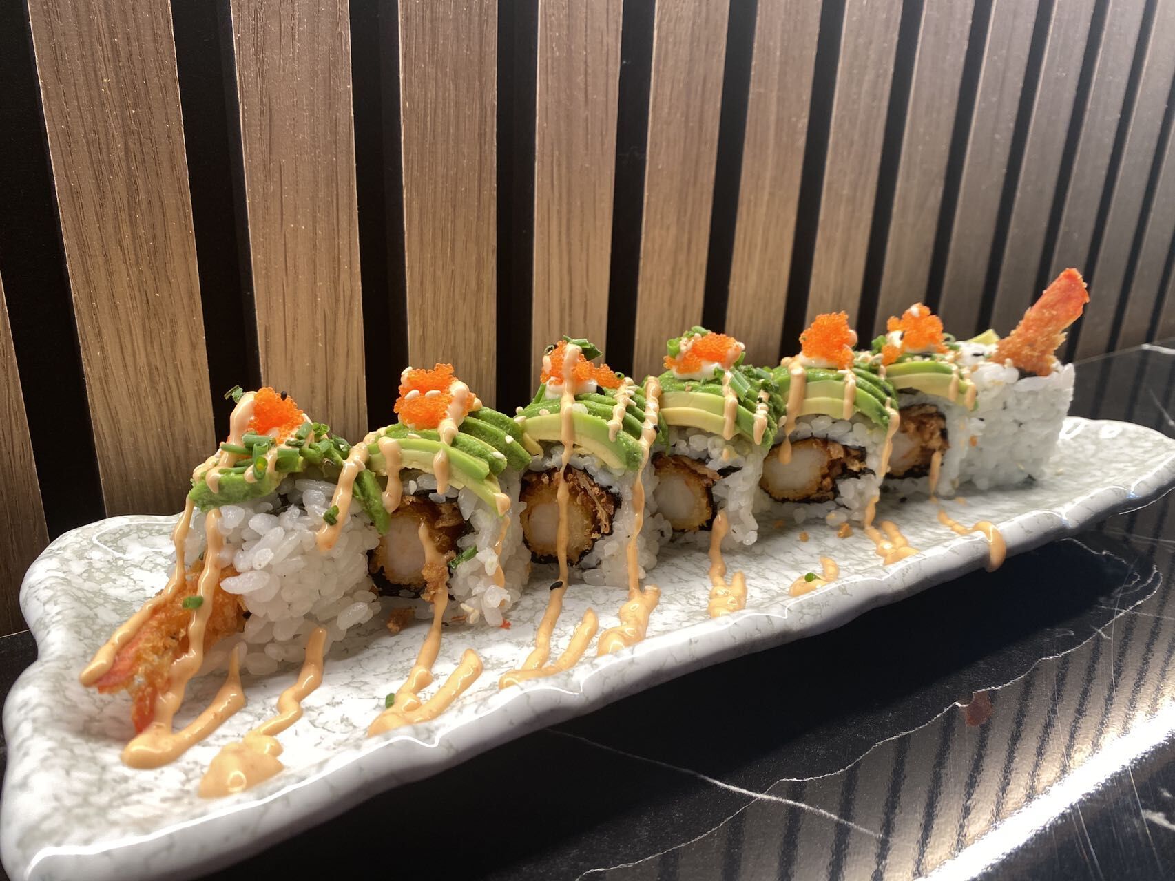 501. Dragon Roll (maionese Picante e Teriyaki)